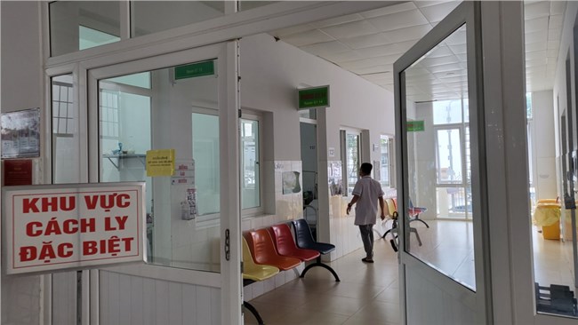 Khu điều trị bệnh nhân CO VID -19 tại Khoa Truyền nhiễm BV Đa khoa vùng Tây Nguyên hiện đã kín giường (22/9/2022)